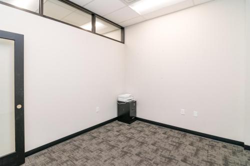 102BMarketplace-0049