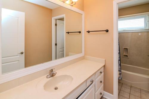 1072HeatherGate-0127