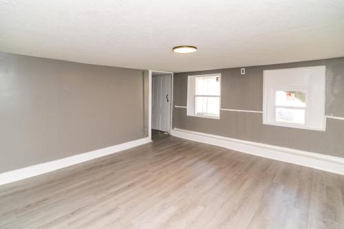 112-5E4th-0257