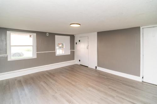 112-5E4th-0259