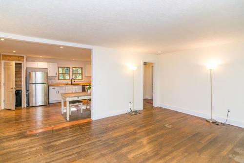 11328Hwy11-0058
