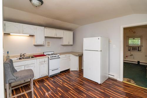 119BrownApt-0001