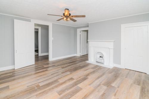 123EBroadway-0229