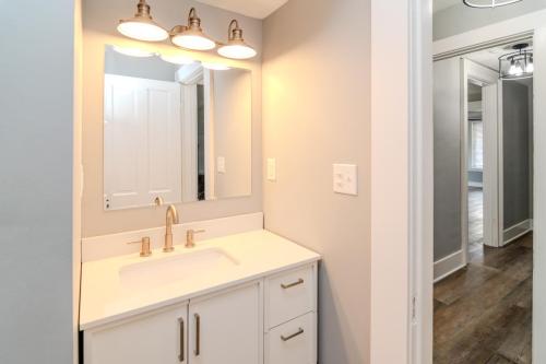 123EBroadway-0284