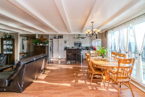 1250WellsLanding-0023