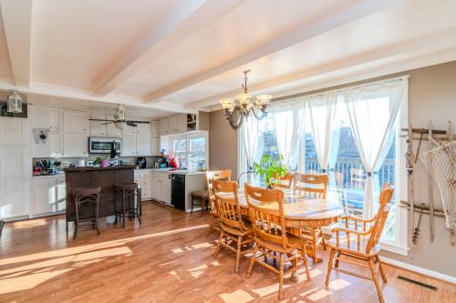 1250WellsLanding-0024
