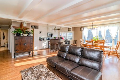 1250WellsLanding-0038