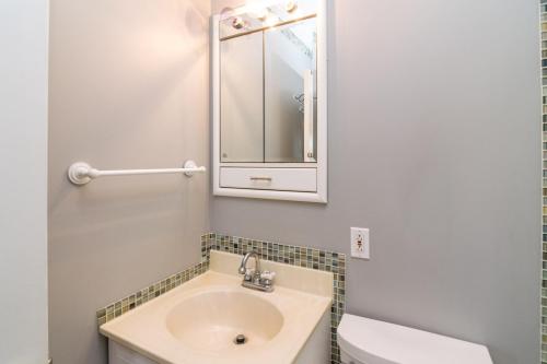 1277Fulton-0045