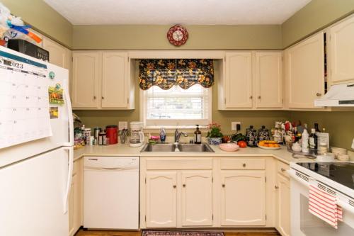 1304-1306LeaningTree-0286