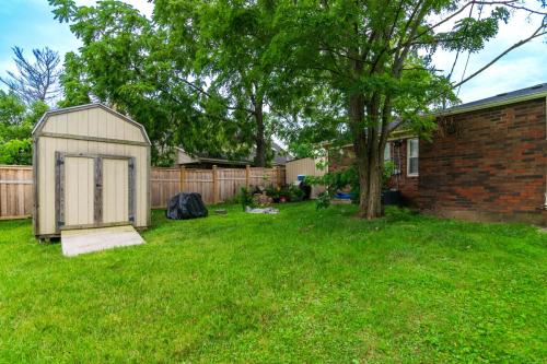 1304-1306LeaningTree-0344