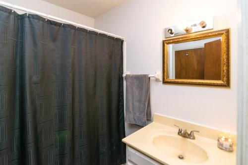 1304-1306LeaningTree-0775