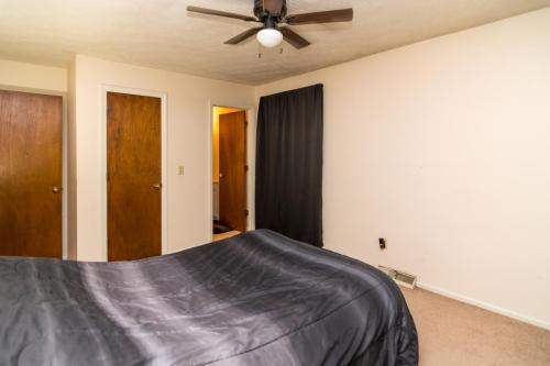 1304-1306LeaningTree-0789