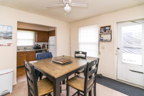 1304-1306LeaningTree-0795