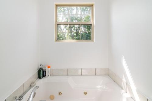 1531AaronBarnett-0021