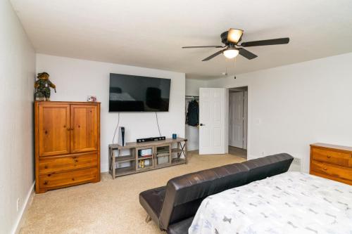 1531AaronBarnett-0162