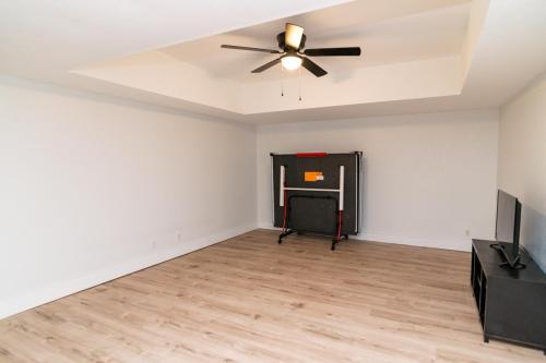 1531AaronBarnett-0178