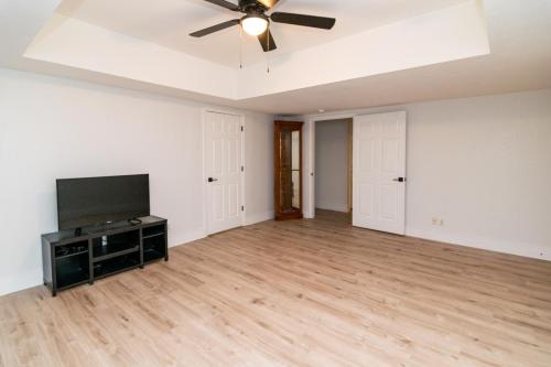 1531AaronBarnett-0182