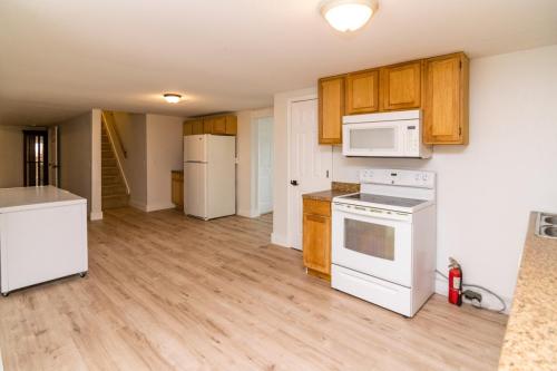 1531AaronBarnett-0205