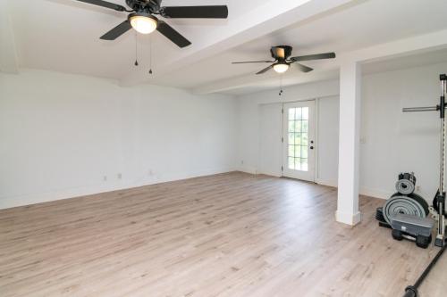1531AaronBarnett-0218