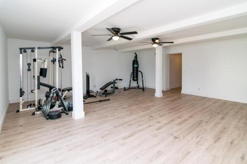 1531AaronBarnett-0221