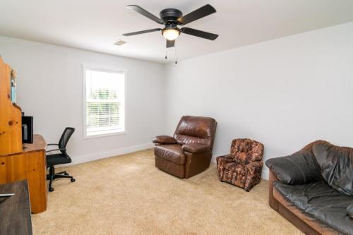 1531AaronBarnett-0232