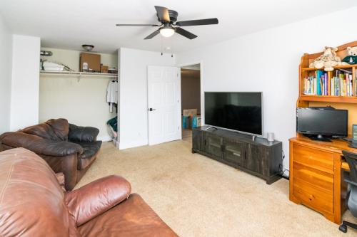 1531AaronBarnett-0237