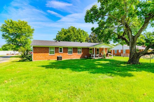 1541EastCollege-0059