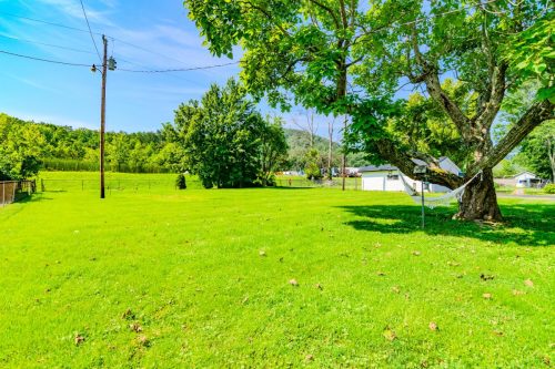 1541EastCollege-0067