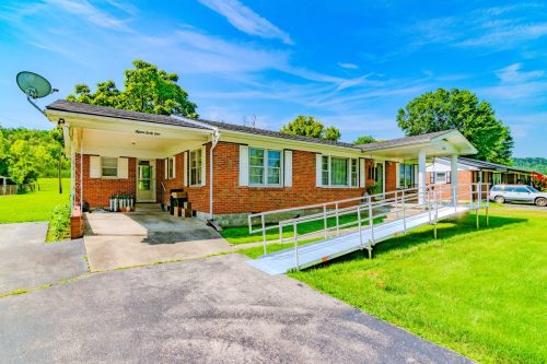 1541EastCollege-0070