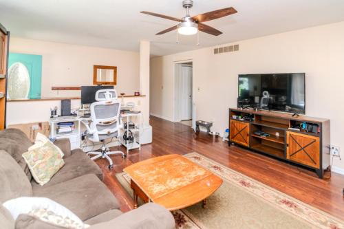 1686Stockton-0039