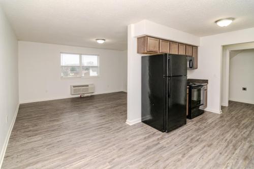 200HillNDale510-0201