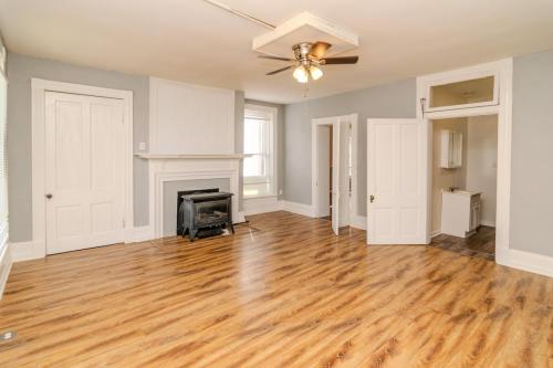 202EBroadway-0002