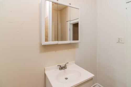 202EBroadway-0012