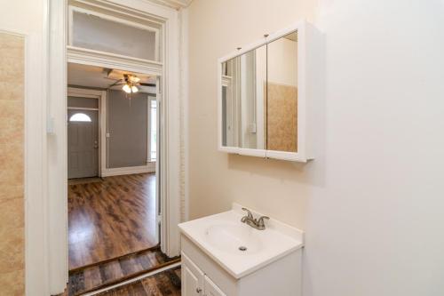 202EBroadway-0014