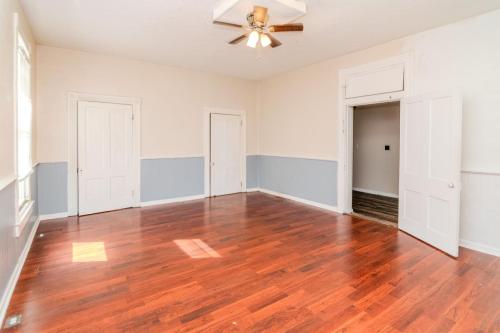 202EBroadway-0022