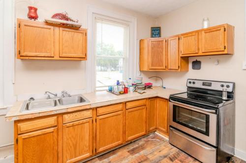 202EBroadway-0042