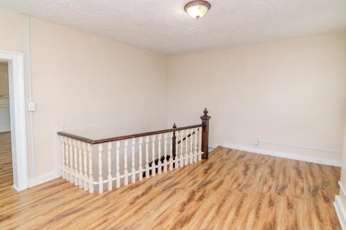 202EBroadway-0054