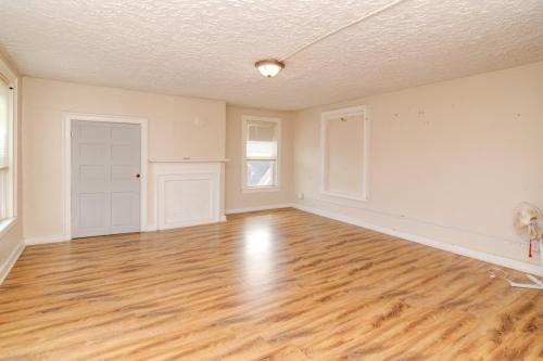 202EBroadway-0058