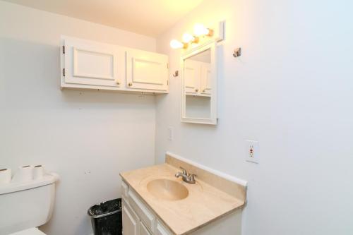 208NFirst-0042