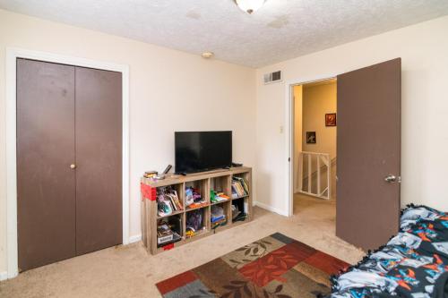 222-224Medlock-0687