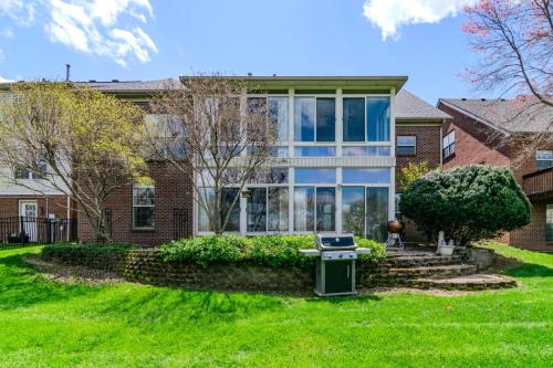 2237Lovell-0408