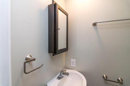 226Clinton-0074
