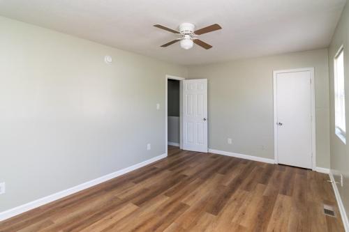 226Clinton-0096