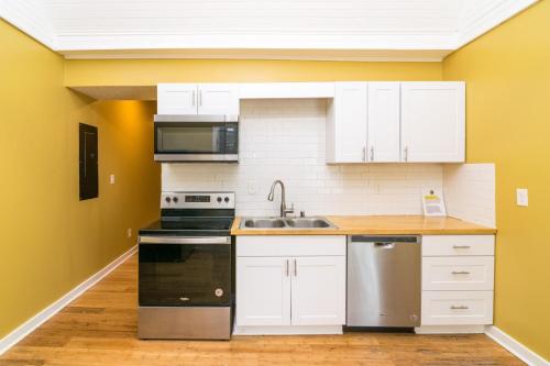 227E7th102-0103