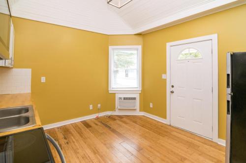 227E7th102-0107