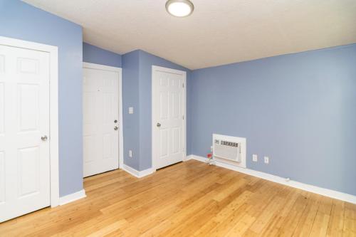 227E7th102-0125