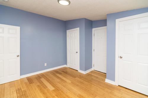 227E7th102-0131