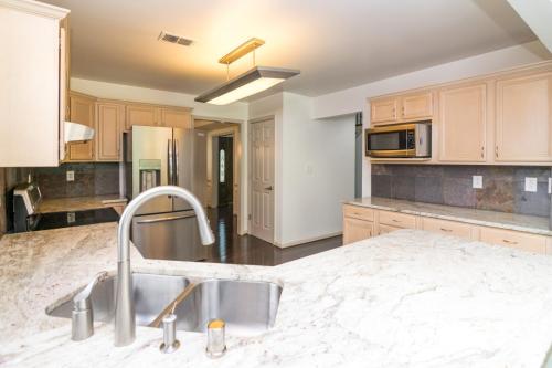 2320GoldenOak-0112