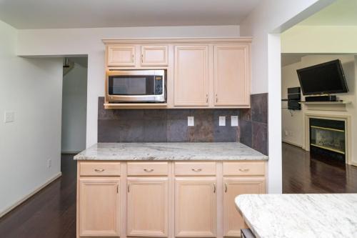 2320GoldenOak-0114