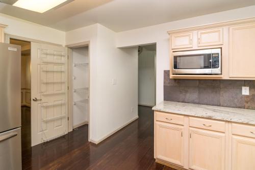 2320GoldenOak-0132